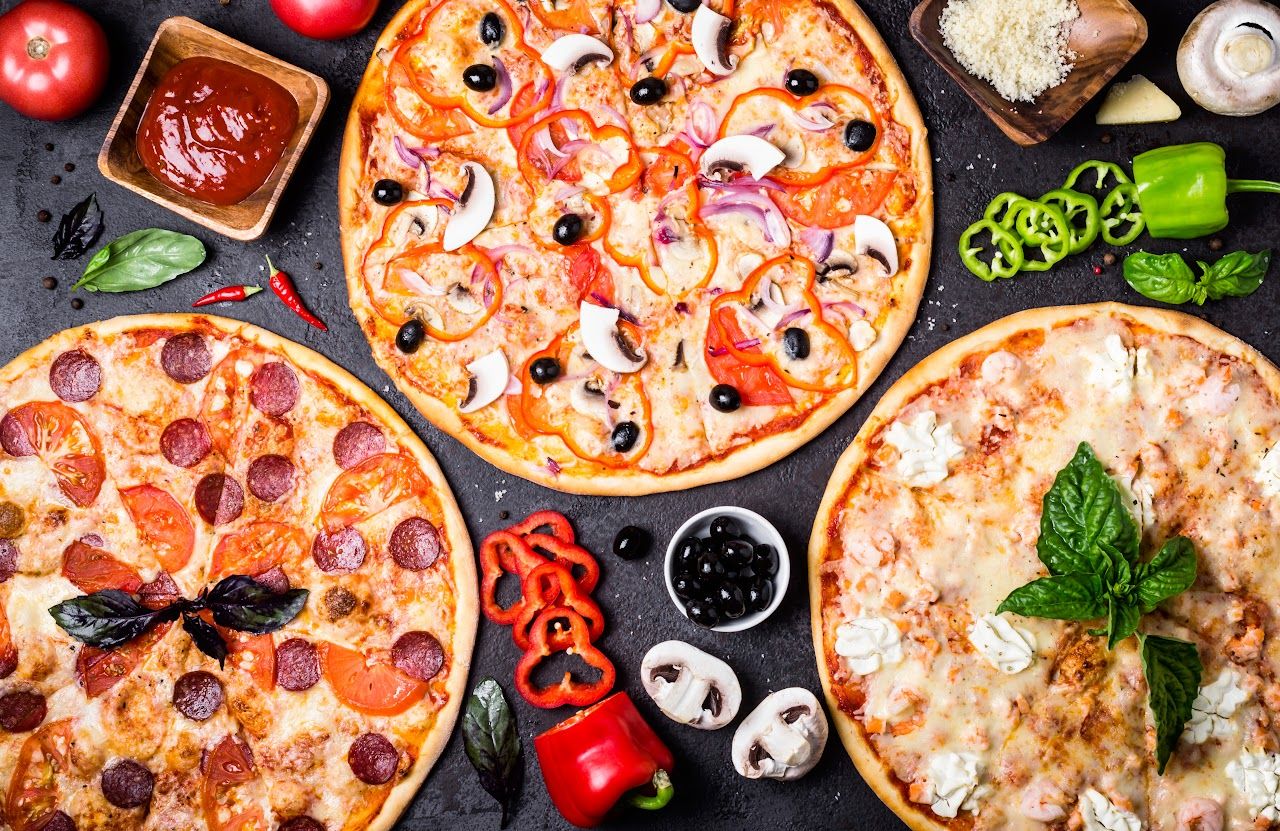 Pizza från Restaurang & Pizzeria Divan